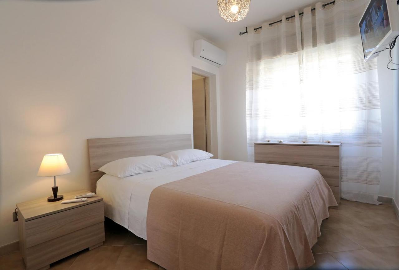 Terramare Punta Braccetto Bed & Breakfast ภายนอก รูปภาพ